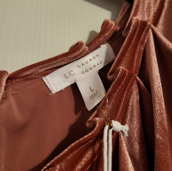 🎀 NEW Lauren Conrad Velvet Blouse - Picture 7 of 7